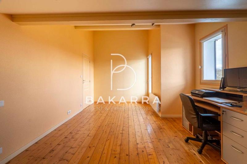 Maison - 184 m² - 6 pièces