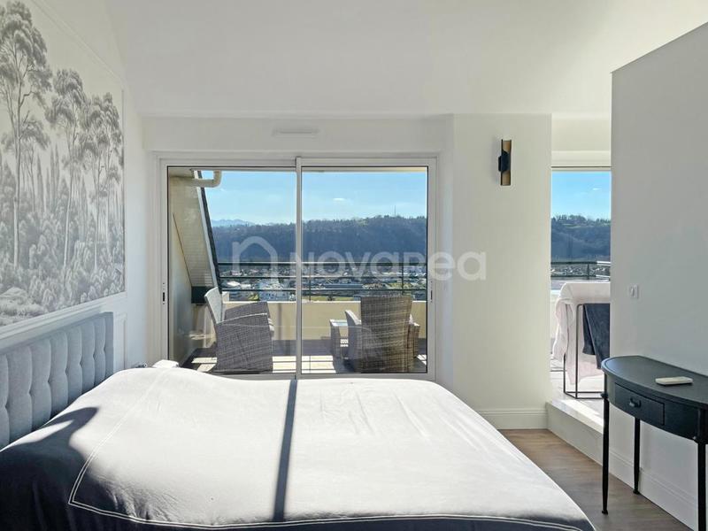 Appartement - 140 m² - 4 pièces