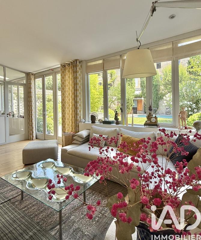 Maison - 215 m² - 8 pièces