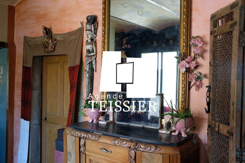 Maison - 230 m² - 5 pièces