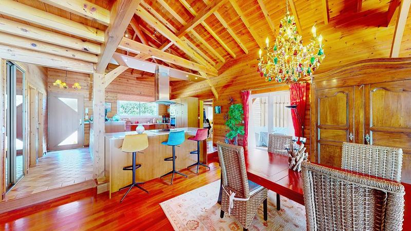 Maison - 202 m² - 4 pièces