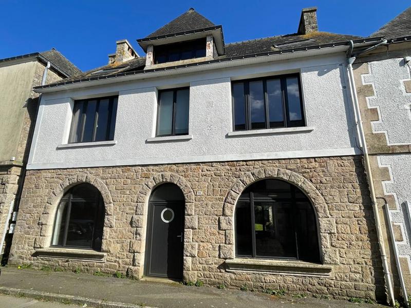 Maison - 310 m² - 9 pièces