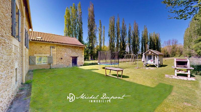 Maison - 225 m² - 9 pièces