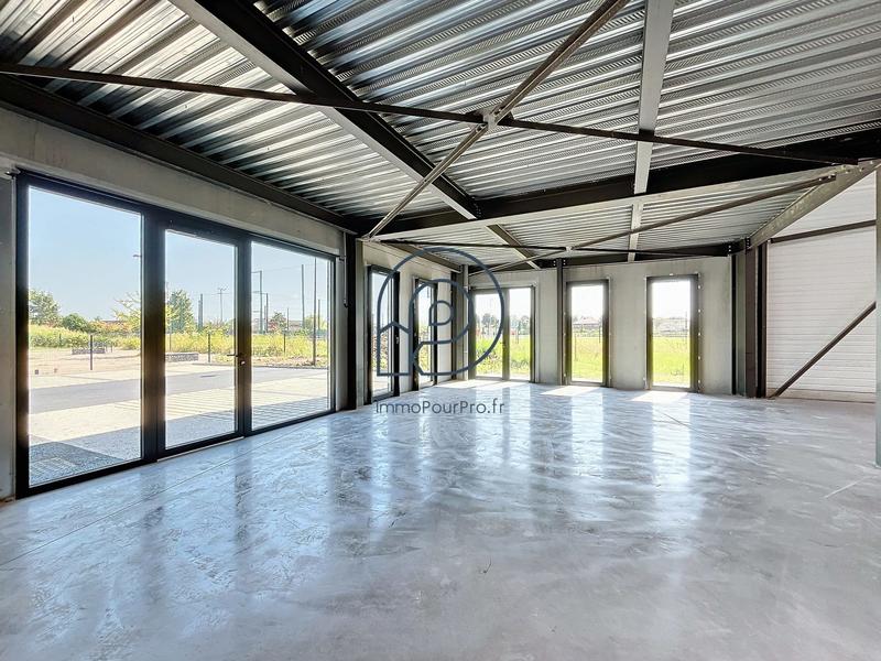 Local d'activités - 683 m²