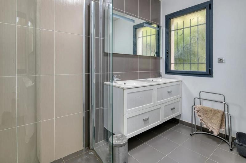 Villa - 245 m² - 9 pièces