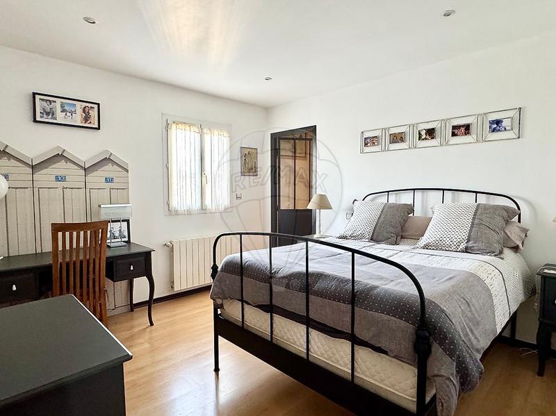 Villa - 216 m² - 8 pièces