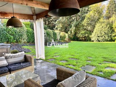 Maison - 210 m² - 10 pièces