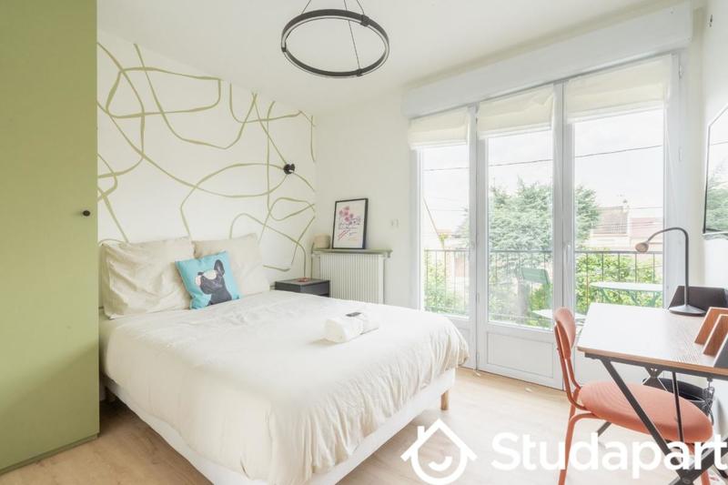 Chambre - 11 m² - 1 pièce