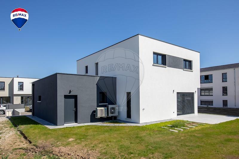 Maison - 148 m² - 5 pièces