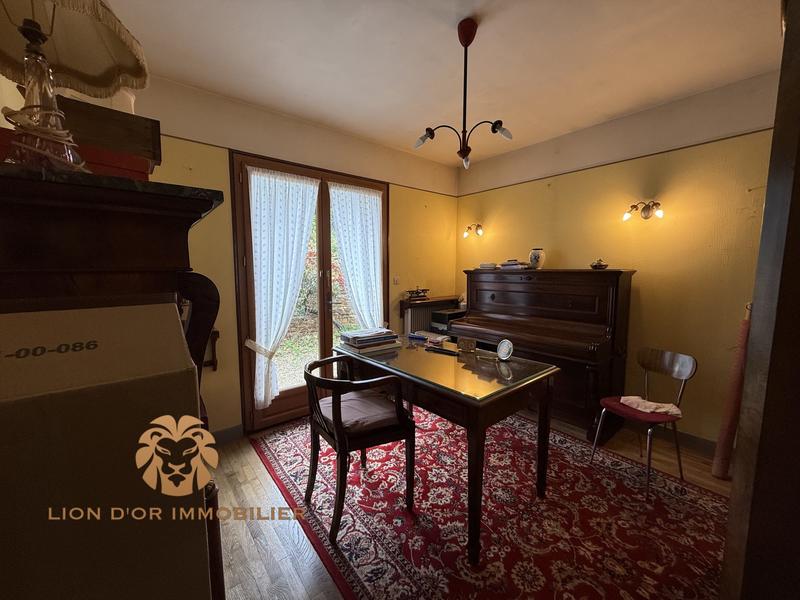 Maison - 92 m² - 5 pièces