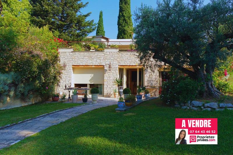 Demeure - 235 m² - 6 pièces