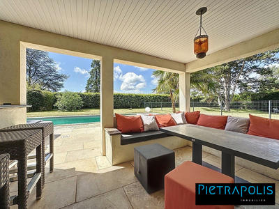 Villa - 285 m² - 8 pièces