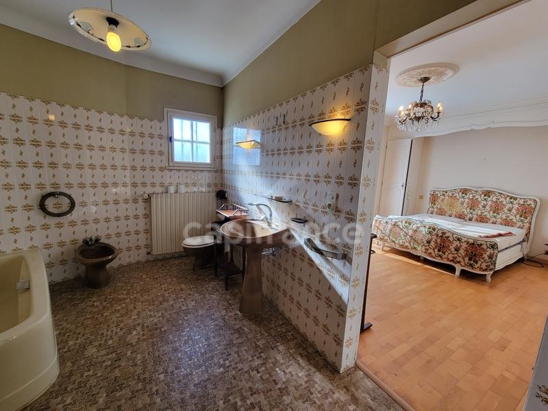 Maison - 182 m² - 8 pièces