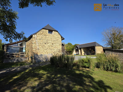 Maison traditionnelle - 310 m² - 10 pièces