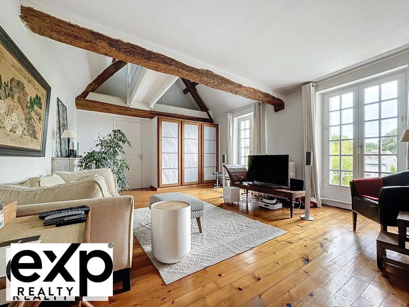 Maison - 195 m² - 6 pièces