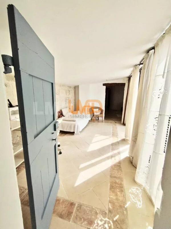 Maison - 300 m² - 11 pièces