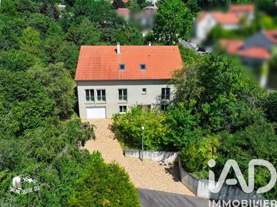 Maison - 295 m² - 9 pièces