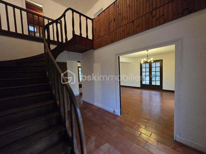 Pavillon - 261 m² - 10 pièces