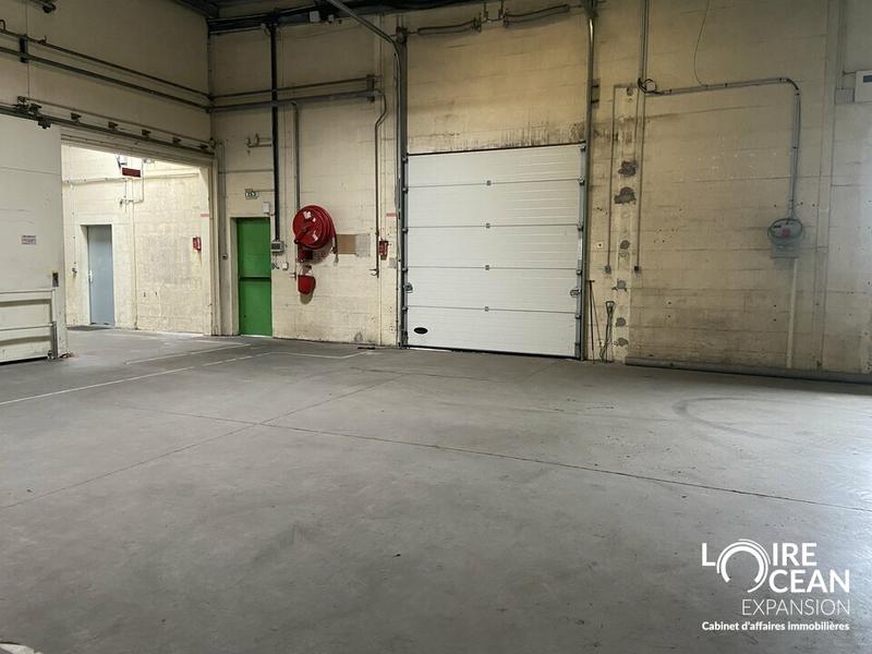 Entrepôt - 2 000 m²