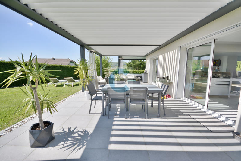 Maison - 228 m² - 8 pièces