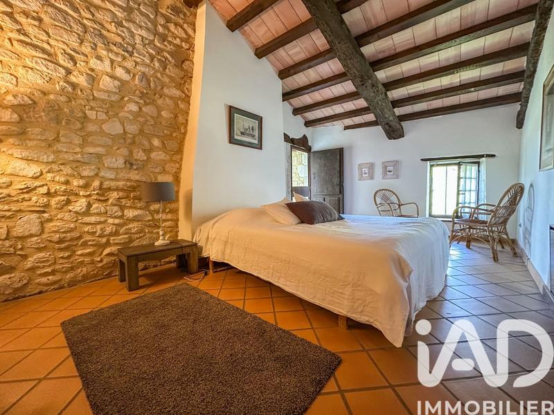 Maison - 360 m² - 12 pièces