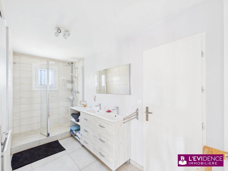 Maison - 127 m² - 5 pièces