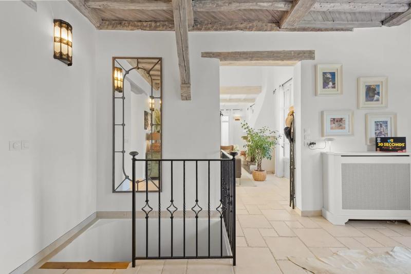 Maison - 451 m² - 15 pièces