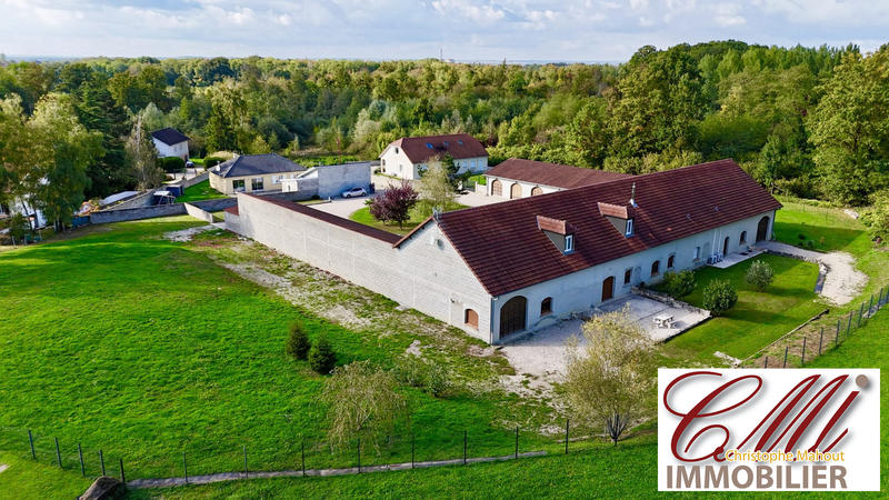 Maison - 215 m² - 7 pièces