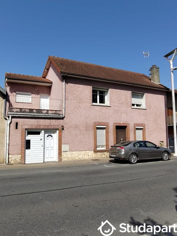 Chambre - 104 m² - 1 pièce