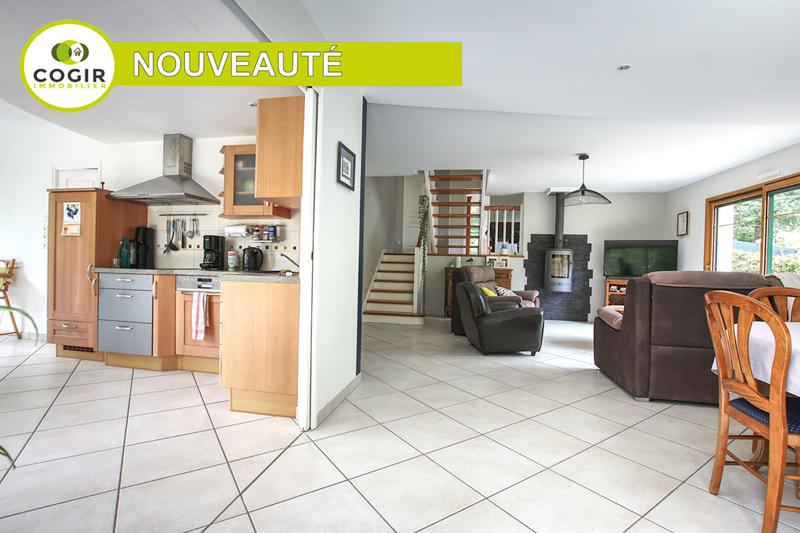 Maison - 165 m² - 8 pièces