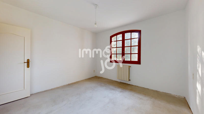 Maison - 220 m² - 8 pièces