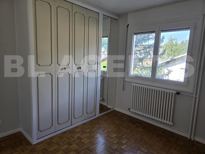 Appartement - 96 m² - 5 pièces