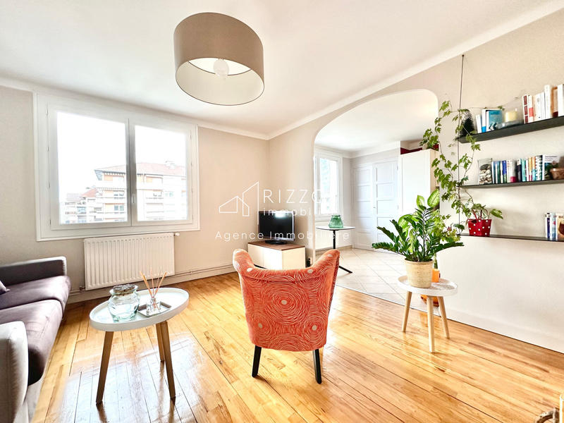 Appartement - 81 m² - 3 pièces