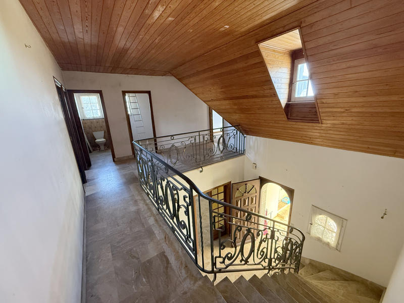 Maison - 264 m² - 15 pièces