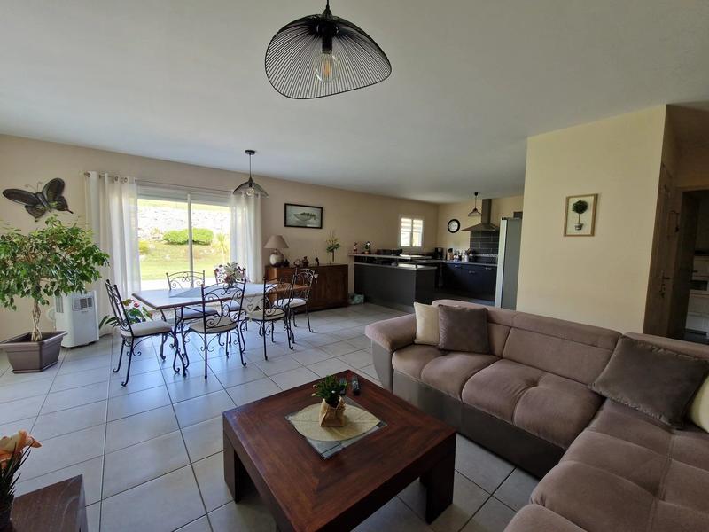 Maison - 103 m² - 4 pièces