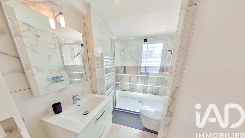 Maison - 280 m² - 10 pièces