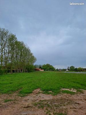 Terrain constructible - 1 072 m²