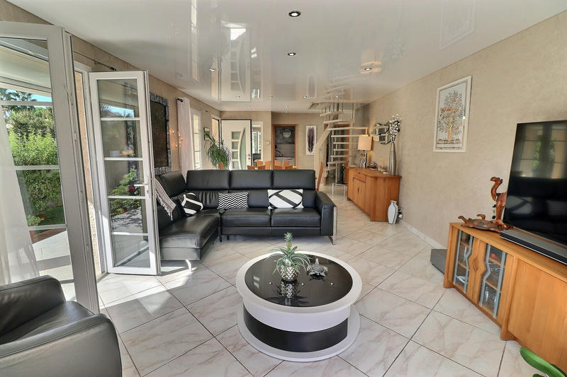 Maison - 112 m² - 4 pièces