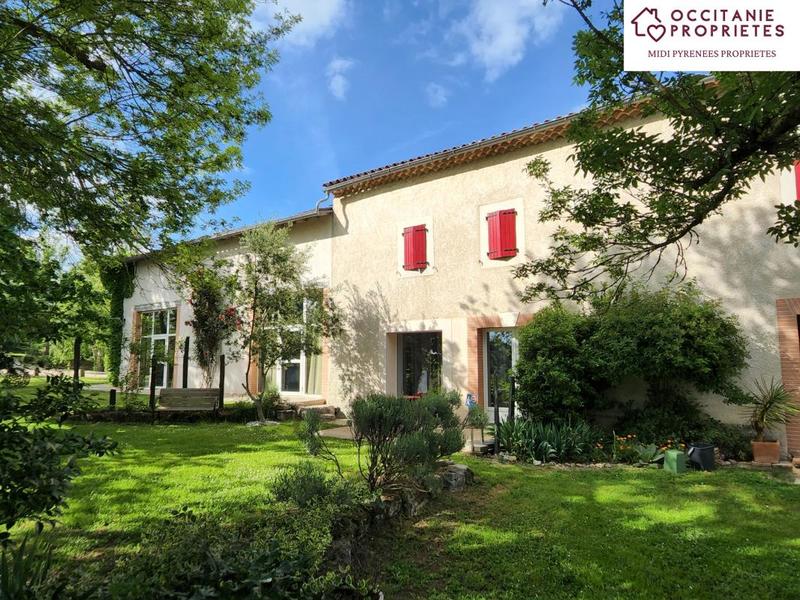 Propriété - 524 m² - 10 pièces