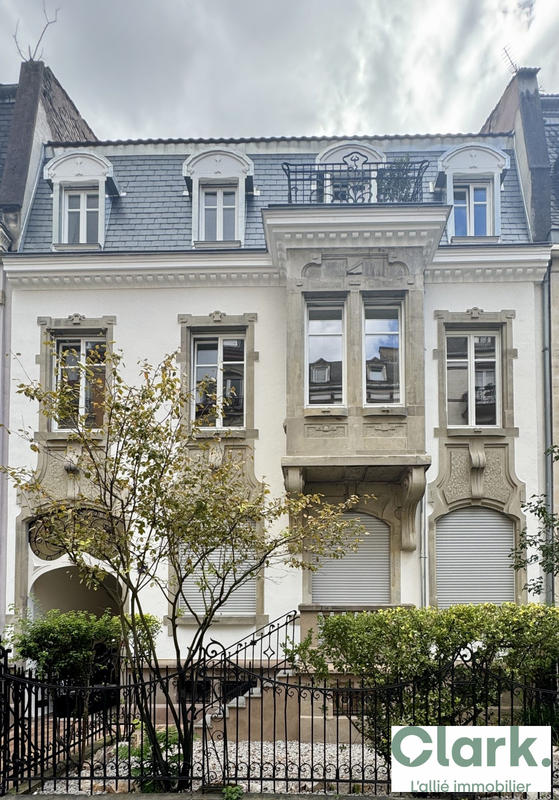 Local d'activités - 95 m² - 4 pièces