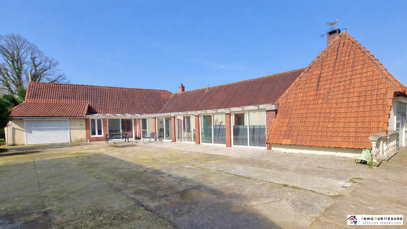 Maison - 220 m² - 6 pièces