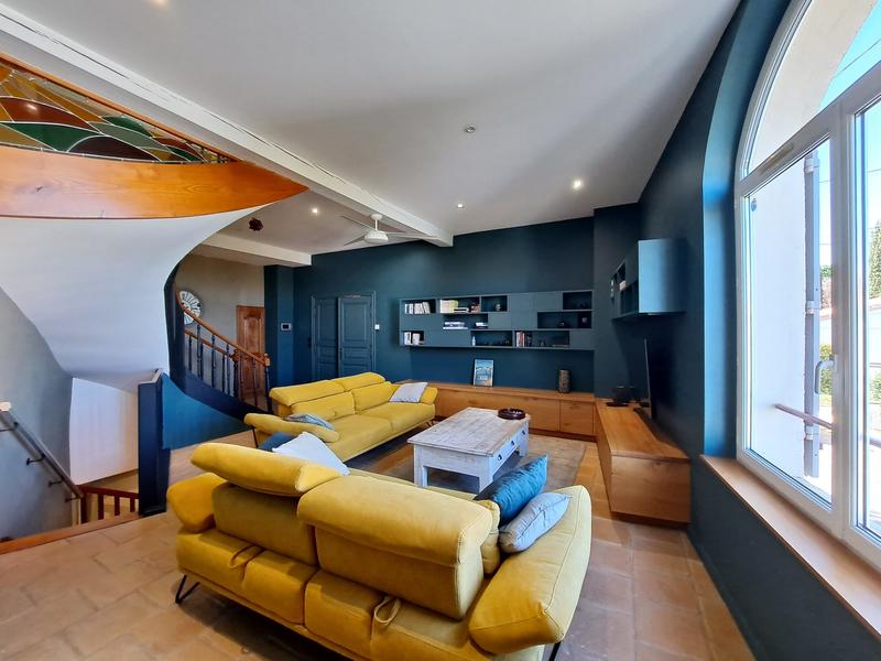 Maison - 276 m² - 11 pièces