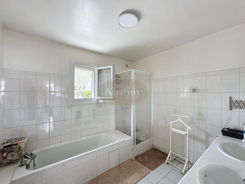 Maison - 145 m² - 9 pièces