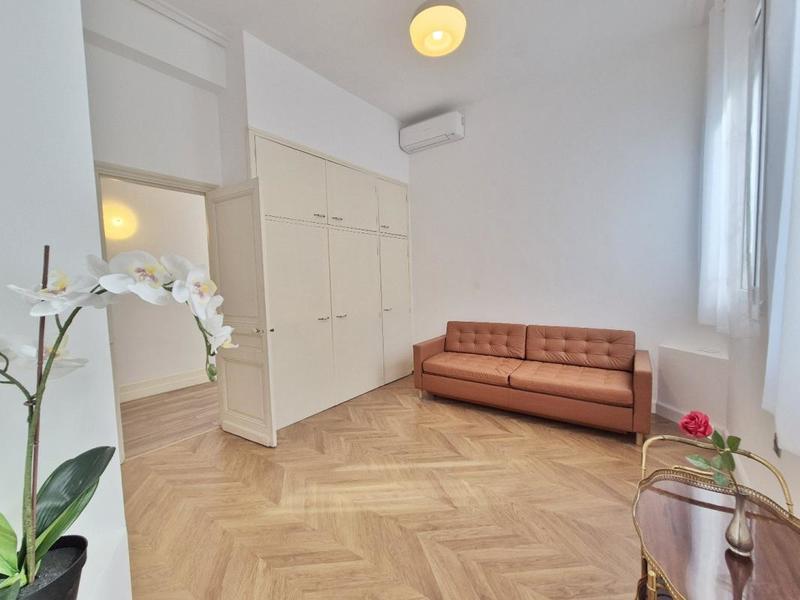 Appartement bourgeois - 330 m² - 10 pièces
