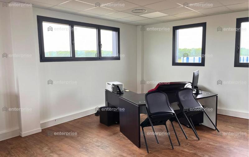 Bureau - 98 m²