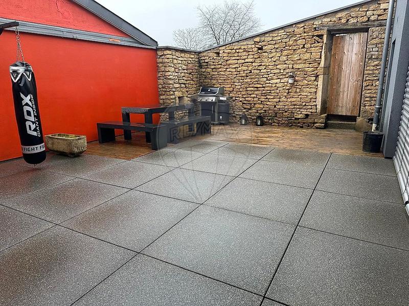 Maison - 230 m² - 8 pièces