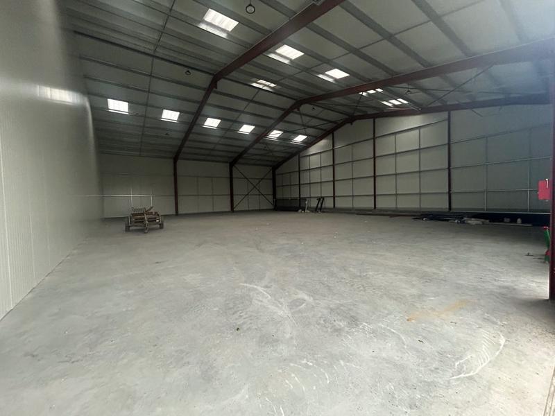 Local commercial - 1 300 m²