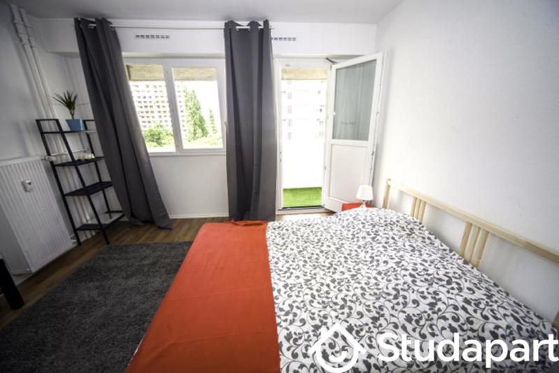 Chambre - 15 m² - 1 pièce