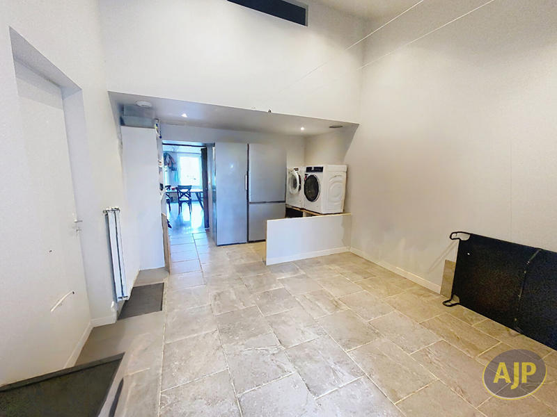 Maison - 182 m² - 4 pièces