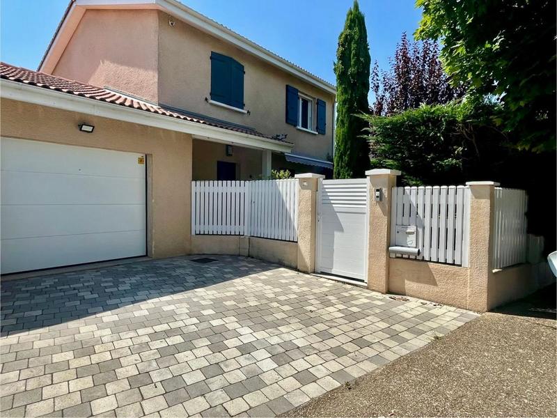 Maison - 110 m² - 5 pièces